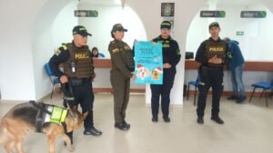 Campaña de la policía de Zapatoca para evitar el uso de pólvora por el daño a la tranquilidad de personas y mascotas y evitar quemados