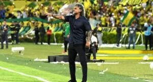 Leonel Álvarez deja de ser el técnico de Atlético Bucaramanga
