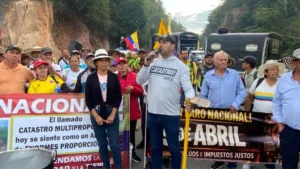 Santander colapsado por paro nacional: bloqueos afectan vías principales y acceso al aeropuerto