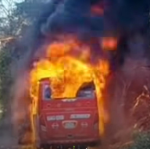 Incendio de bus en la vía La Fuente – Galán, Santander